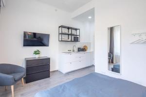 Absolute Central with Balcony