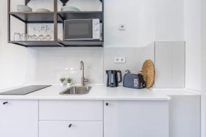 Absolute Central with Balcony