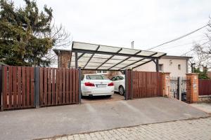 Central - Free parking - Green