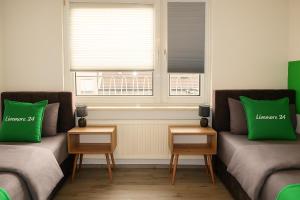 Livemore24 - Apartment 2 in Duisburg WLAN - Smart-TV - 24-7 Check-in und Küche