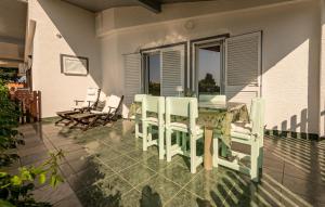 3 Bedroom Awesome Home In Vrsi