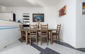3 Bedroom Awesome Home In Vrsi 