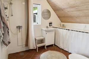 Fine Old Details Near Stubbe Lake