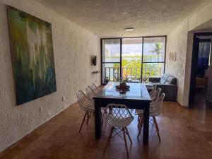 Wake up wsunrise & lake just steps away