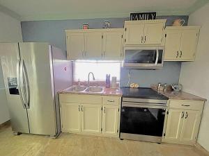 Family Friendly Casita, Sleeps 8, Gated parking, 1 mile to beach-Puerto Penasco