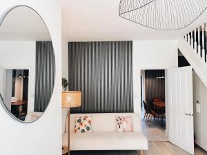 Bee Stays - Pickmere House