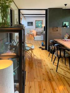 Retro Woodland Home With Modern Twist Amidst Trees