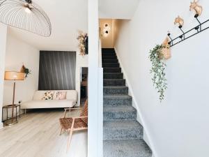 Bee Stays - Pickmere House