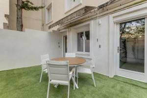 Modern 2 chambres avec jardin Martinez , 5 minutes from palais of festivals