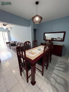 Apartamento 02 Dormitorios no Centro de Ubatuba com Ar-WIFI - 10 minutos da Orla do Cruzeiro