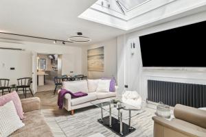 Spacious 6 Bedroom Luxury Home Sleeps 14 Royal Manor 57