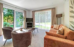 Nice Home In Oosterwolde With Wifi