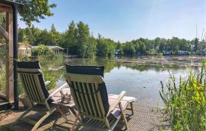 Cozy Home In Oosterwolde With House Sea View