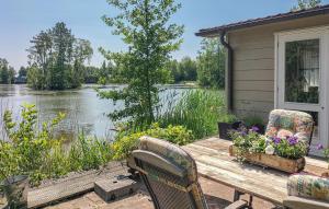 Cozy Home In Oosterwolde With House Sea View