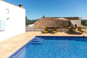Maisons de vacances Historic Provencal Farmhouse With Pool In Provence : photos des chambres