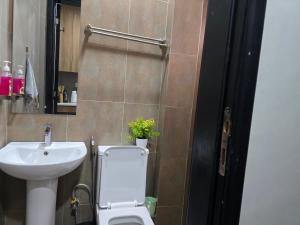 1 Bedroom Studio Sleeps 2 -Elevator -Free Parking