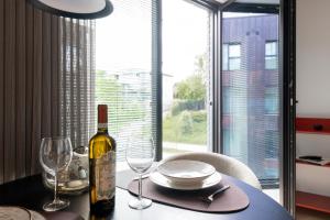 Beachfront Kalaranna apartment near the Old Town