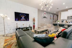 5BR with Private Screened Pool at Solara Resort