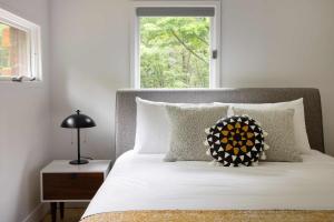 Epic architectural masterpiece views & hot tub