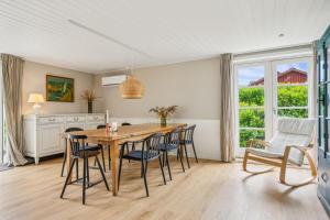 Cozy Holiday Home With Hot Tub Close To Ahl Beach And Ebeltoft