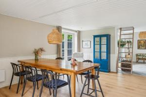 Cozy Holiday Home With Hot Tub Close To Ahl Beach And Ebeltoft