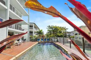 Palm & Sea Trinity Beach