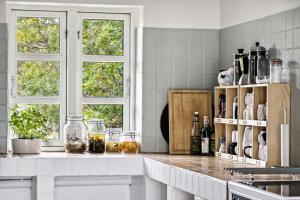 High Ceilings In Bright Home Near Lodskovvad