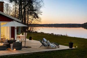Cottage With Beach Plot, Boat And Jetty In Småland