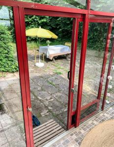 Wooden Home By Beach Ideal For Swimming