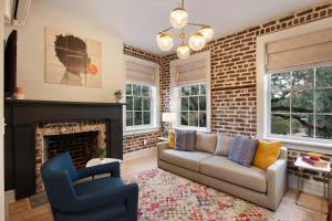 Luxury King Suite Full Kitchen 3rd Floor