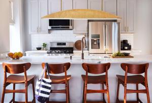 Luxury King Suite Full Kitchen 3rd Floor