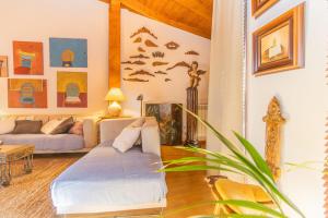 Relax Above the City-Terrace, Views & Comfort