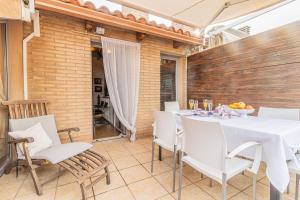 Relax Above the City-Terrace, Views & Comfort