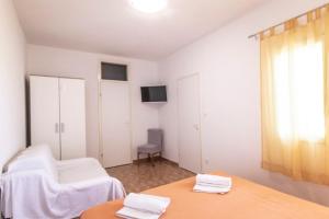 Apartments by the sea Zivogosce - Blato, Makarska - 24667