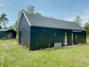 Charming Holiday Home Near The Beach