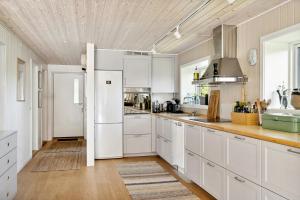 Elegant And Personal Style In Holløselund