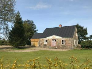 Historic House By Kongeåen And Freedom Bridge