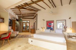 Stay in an Architects villa! Pererenan Beach