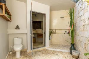 Stay in an Architects villa! Pererenan Beach