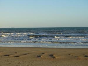 Apartment in Estartit with sea beach, cleaning included