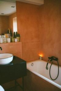 Maisons de vacances Peaceful Apartment In The Heart Of Ventabren : photos des chambres