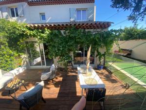 Peaceful Family Retreat In Aix-En-Provence