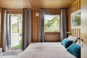 Enjoy Outdoor Life With Orangery And Kitchen