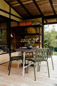 Renovated 70S Home Surrounded By Lovely Nature