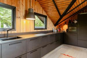 Sky And Sea In Unique 70S Cottage