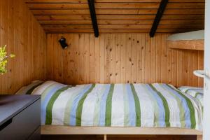 Sky And Sea In Unique 70S Cottage