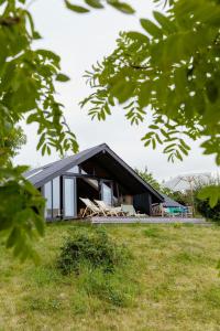 Sky And Sea In Unique 70S Cottage