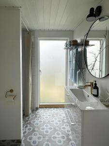 Sea View In Nostalgic 60S Home Near Dunes