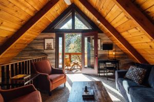 Welcome to The Refugio at Big Bear - Central Moonridge Retreat w Hot Tub