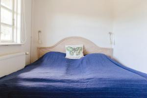 Foresters House By The Forest And Lake